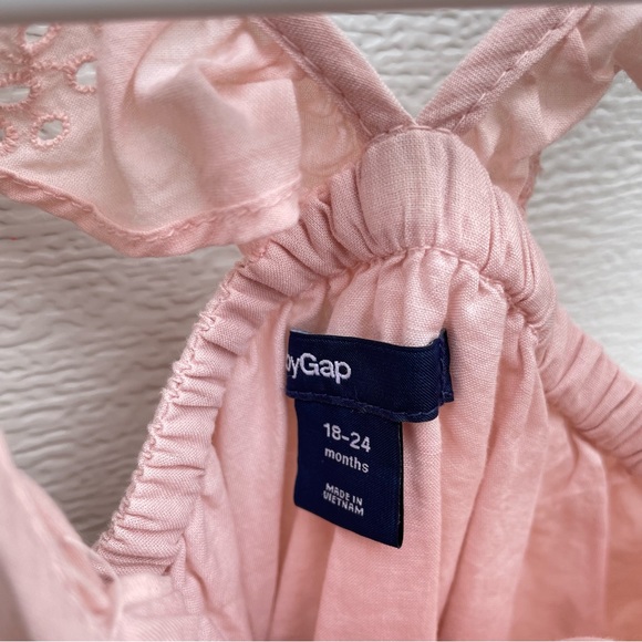 BabyGap 18-24 romper light pink with ruffles and eyelets - Picture 4 of 7